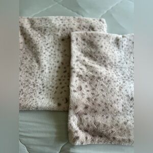 Plush Faux Fur Pillowcases - Speckled Cream Taupe